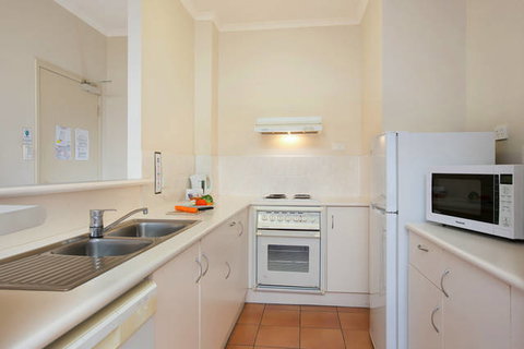 Tropic Towers Apartments - Tourism Canberra 2