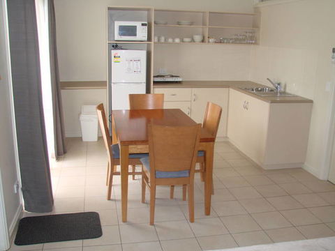 Vine Court Barossa - Tourism Canberra 0