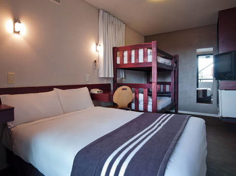 Y Hotel City South - Tourism Canberra 1