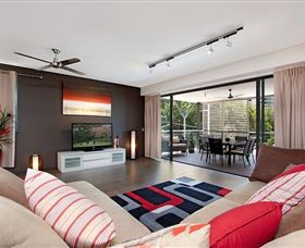 Absolute Waterfront Rainforest Apartment - Tourism Canberra 0