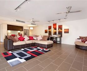 Absolute Waterfront Rainforest Apartment - Tourism Canberra 3