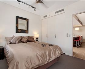 Absolute Waterfront Rainforest Apartment - Tourism Canberra 6