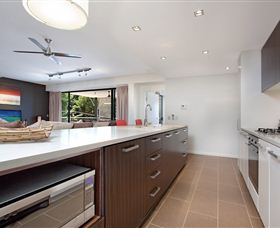 Absolute Waterfront Rainforest Apartment - Tourism Canberra 4