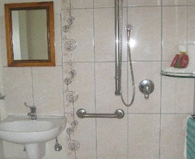 Bromeliad Bed And Breakfast - Tourism Canberra 1