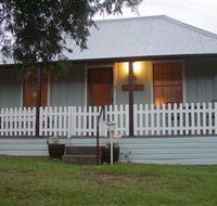 Tinonee Cottages - Tourism Canberra