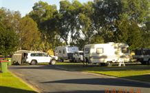 Holbrook Motor Village - Tourism Canberra 4