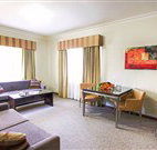 Governor Macquarie Motor Inn - Bathurst - Tourism Canberra