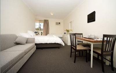 Aussie Settler Motel - Tourism Canberra 1