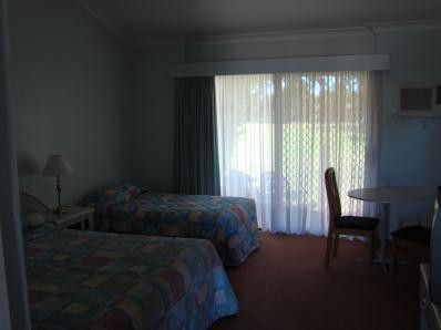 Airlie House Motor Inn - Tourism Canberra 2