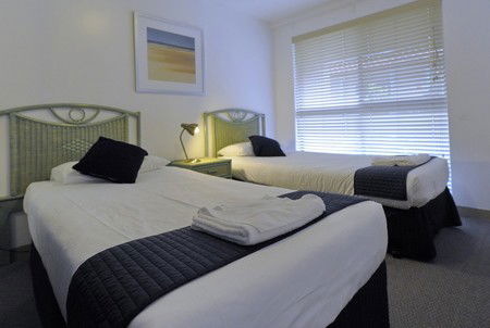 Nelson Bay Breeze Resort - Tourism Canberra 1