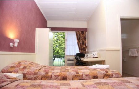 Titania Motel - Tourism Canberra 0