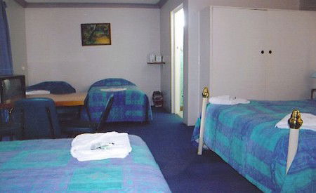 Titania Motel - Tourism Canberra 4