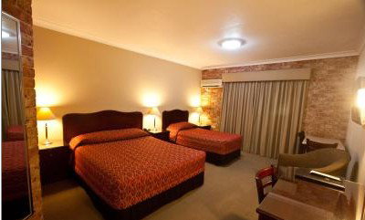 Endeavour Court Motor Inn - Tourism Canberra 2