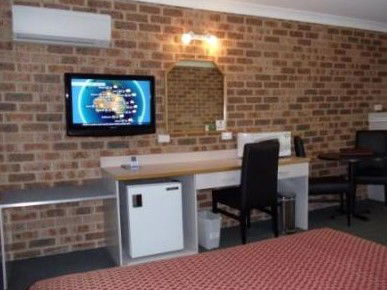 Town And Country Motor Inn Tamworth - Tourism Canberra 1