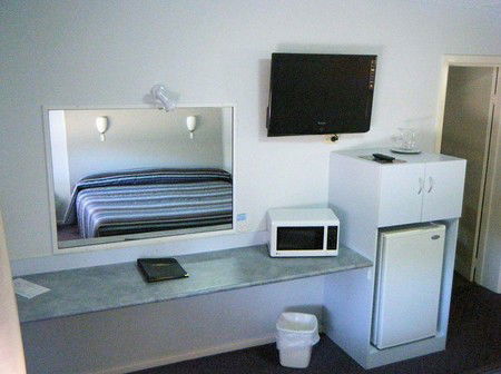 Orana Windmill Motel - Tourism Canberra 1