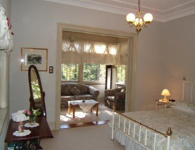 Whispering Pines - Tourism Canberra 0