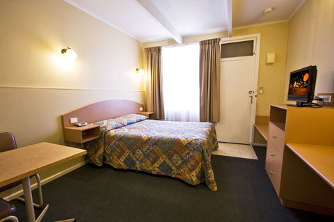 Parkville Motel - Tourism Canberra 4