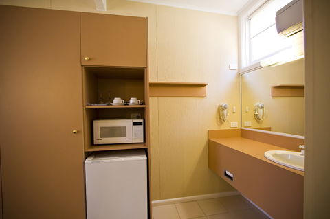 Parkville Motel - Tourism Canberra 5
