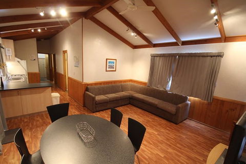 Metungholidayvillas - Tourism Canberra 0