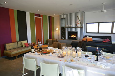 Tonic Hotel - Tourism Canberra 4
