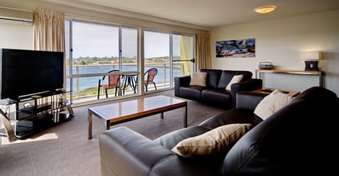 Albacore Luxury Holiday Apartments - Tourism Canberra 1