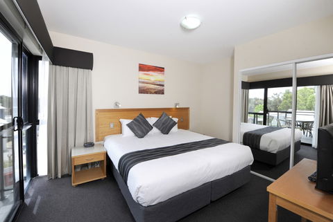 Assured Ascot Quays Apartment Hotel - Tourism Canberra 3