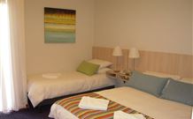 Tudor Inn Motel - Hamilton - Tourism Canberra 1