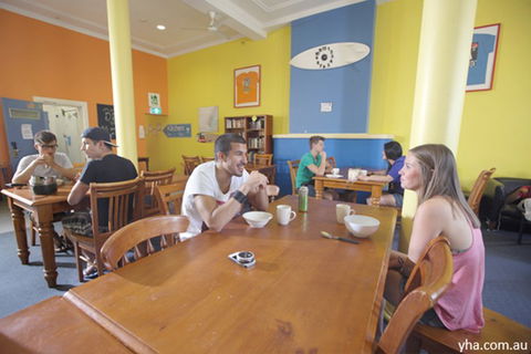 Bondi Beachouse YHA Sydney - Tourism Canberra 4