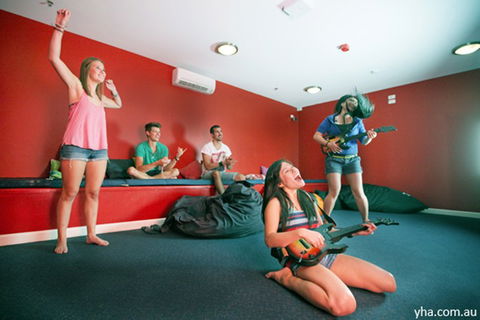 Bondi Beachouse YHA Sydney - Tourism Canberra 3