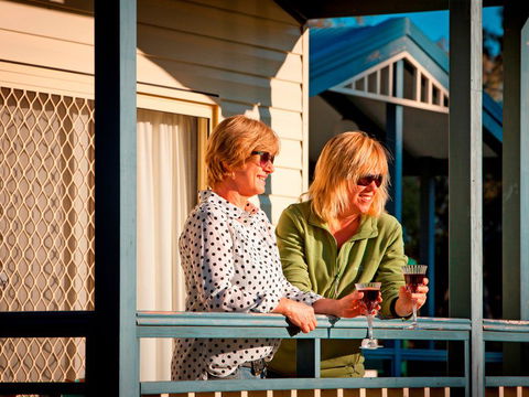 Urana Aquatic Centre Caravan Park - Tourism Canberra 7