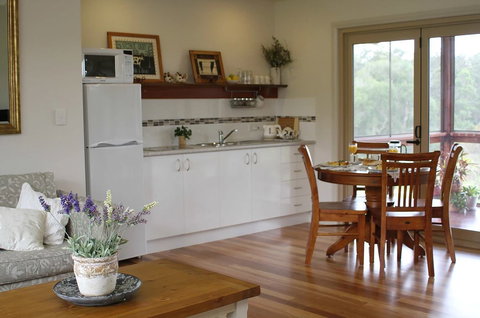Cosy Cow Farmstay Bed And Breakfast - Tourism Canberra 3