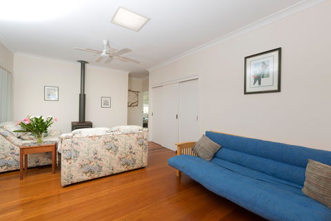 Cranford Waterfront Cottage - Tourism Canberra 5