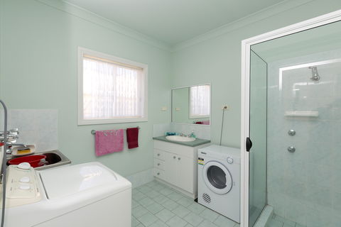 Cranford Waterfront Cottage - Tourism Canberra 9
