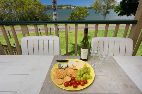 Cranford Waterfront Cottage - Tourism Canberra 10