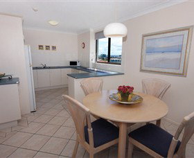 Elouera Tower Beachfront Resort - Tourism Canberra 1