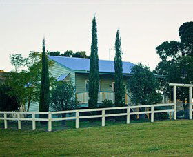 Milford Country Cottages - Tourism Canberra 0