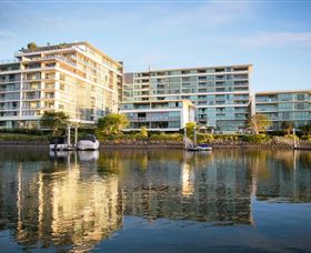 ULTIQA Freshwater Point Resort - Tourism Canberra 0