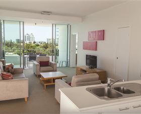 ULTIQA Freshwater Point Resort - Tourism Canberra 3