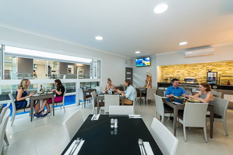 Athena Motel Apartments - Tourism Canberra 3