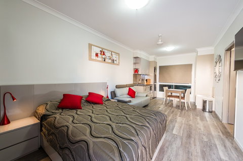 Athena Motel Apartments - Tourism Canberra 7