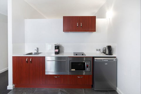 Abode Narrabundah - Tourism Canberra 3