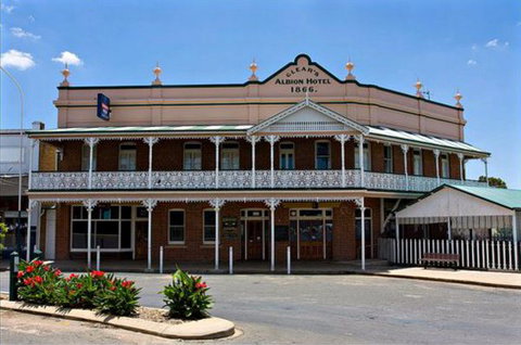 Albion Hotel Grenfell - Tourism Canberra 1