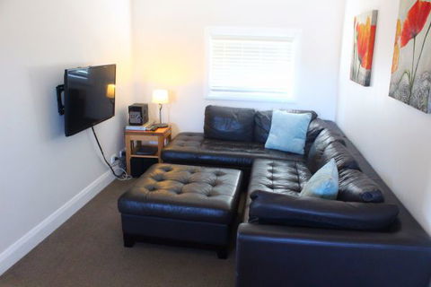 Catho Cottage - Tourism Canberra 5