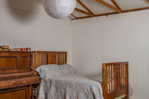Daisy's Cottage - Tourism Canberra 1