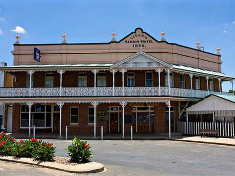 Albion Hotel Grenfell - Tourism Canberra 0