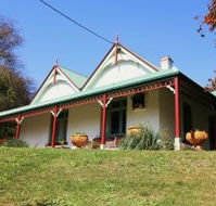 Ravenscroft and The Cottage - Tourism Canberra