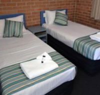 The Oaks Hotel Motel  - Tourism Canberra