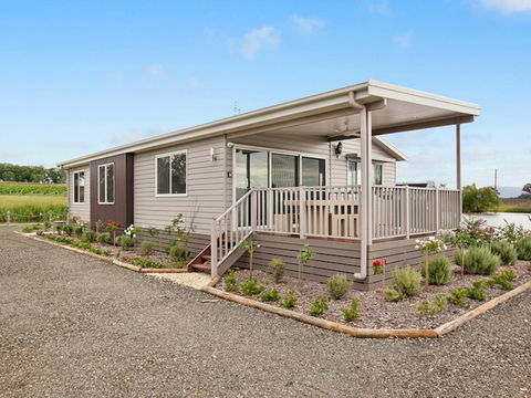 The Lake House: Rothbury - Tourism Canberra 0