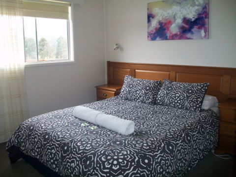 Top Of The Lake Holiday Units - Tourism Canberra 4