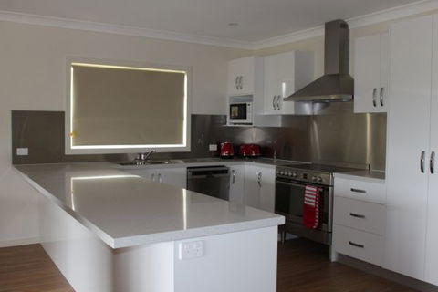 Yellowbox Cottage - Tourism Canberra 2
